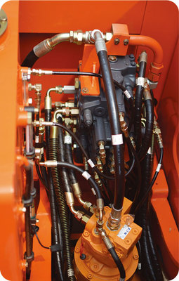 工程機(jī)械新寵 原裝進(jìn)口動力系統(tǒng)小型履帶挖掘機(jī)價(jià)格解析